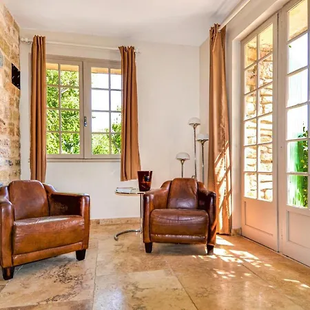 Nice In With Outdoor Swimming Pool, Private Swimming Pool And 5 Bedrooms *