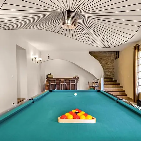 Ferienhaus Nice In With Outdoor Swimming Pool, Private Swimming Pool And 5 Bedrooms *